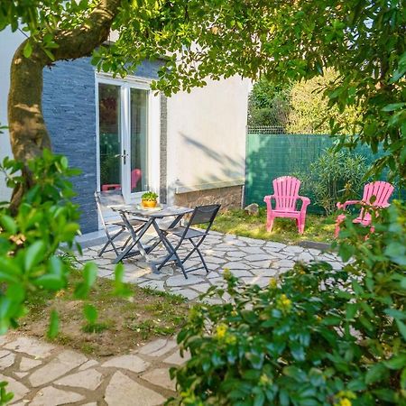 Studio Au Calme Tout Confort Proche Des Plages - Jardin Wifi Parking Frejus Ngoại thất bức ảnh