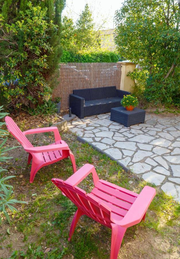 Studio Au Calme Tout Confort Proche Des Plages - Jardin Wifi Parking Frejus Ngoại thất bức ảnh