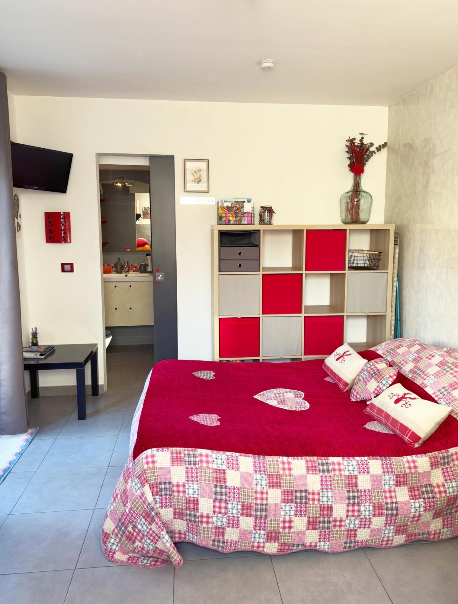Studio Au Calme Tout Confort Proche Des Plages - Jardin Wifi Parking Frejus Ngoại thất bức ảnh